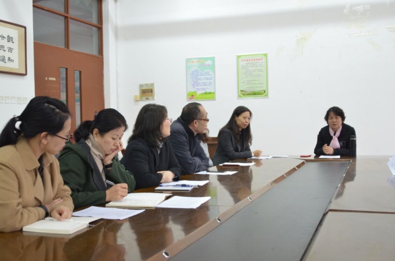 文法系召开新闻学特色专业建设研讨会1_副本.jpg